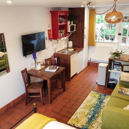 Вилла The Walnut, Meopham - A Private Retreat Rural Location Экстерьер фото