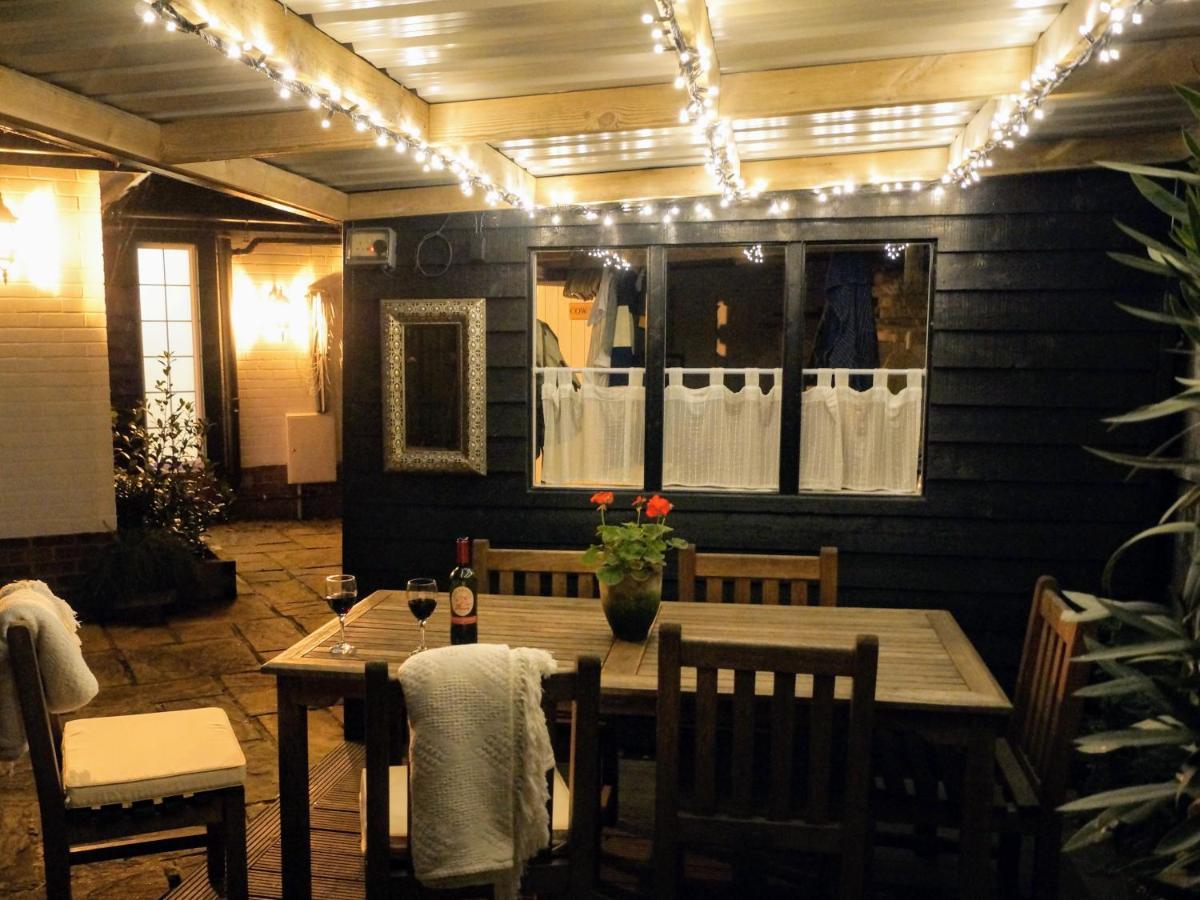 Вилла The Walnut, Meopham - A Private Retreat Rural Location Экстерьер фото