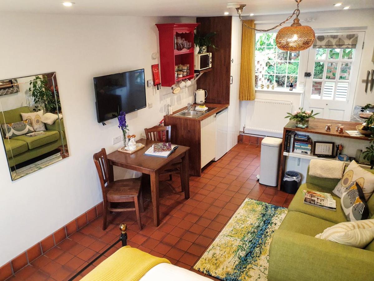 Вилла The Walnut, Meopham - A Private Retreat Rural Location Экстерьер фото