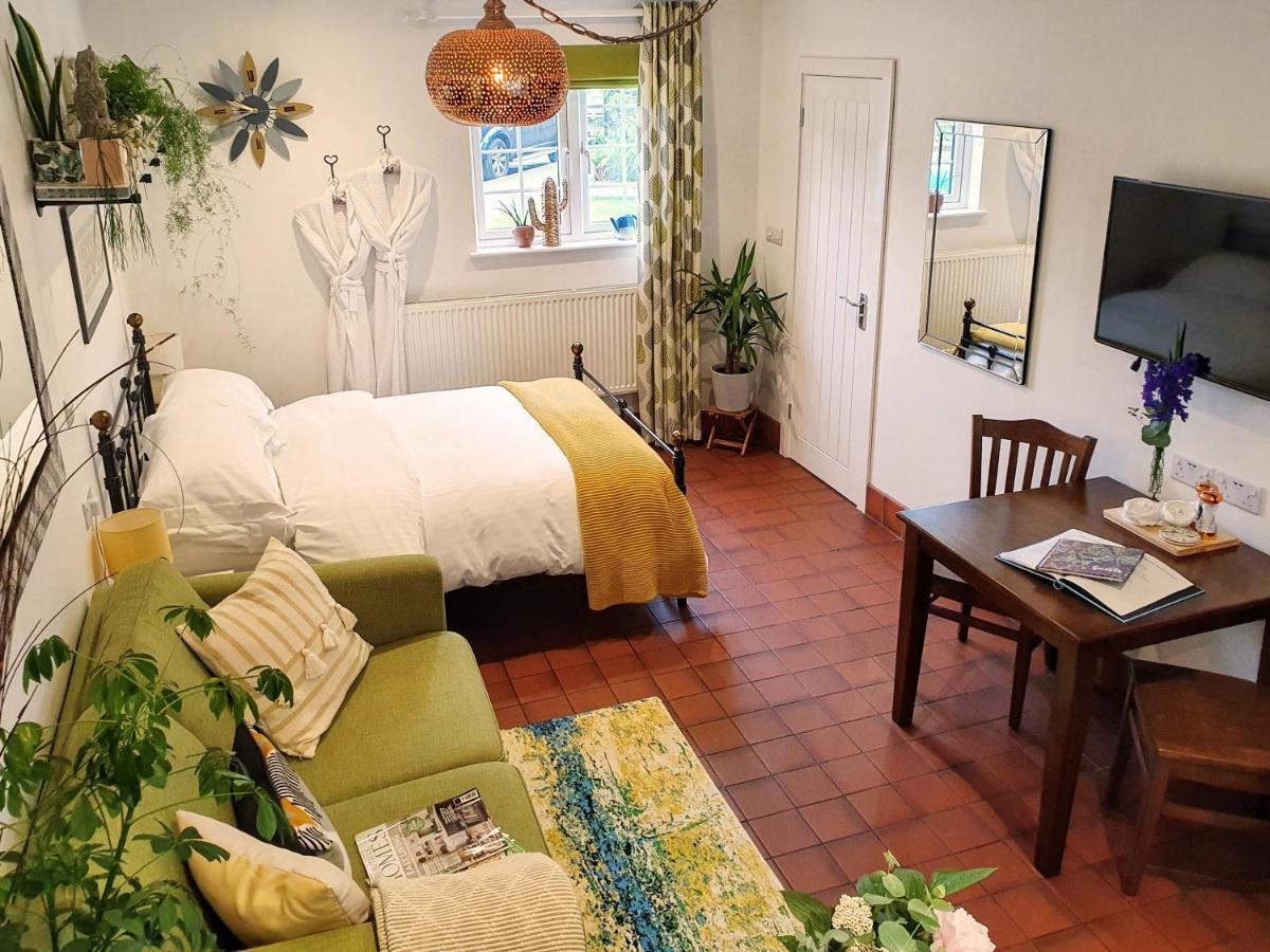 Вилла The Walnut, Meopham - A Private Retreat Rural Location Экстерьер фото