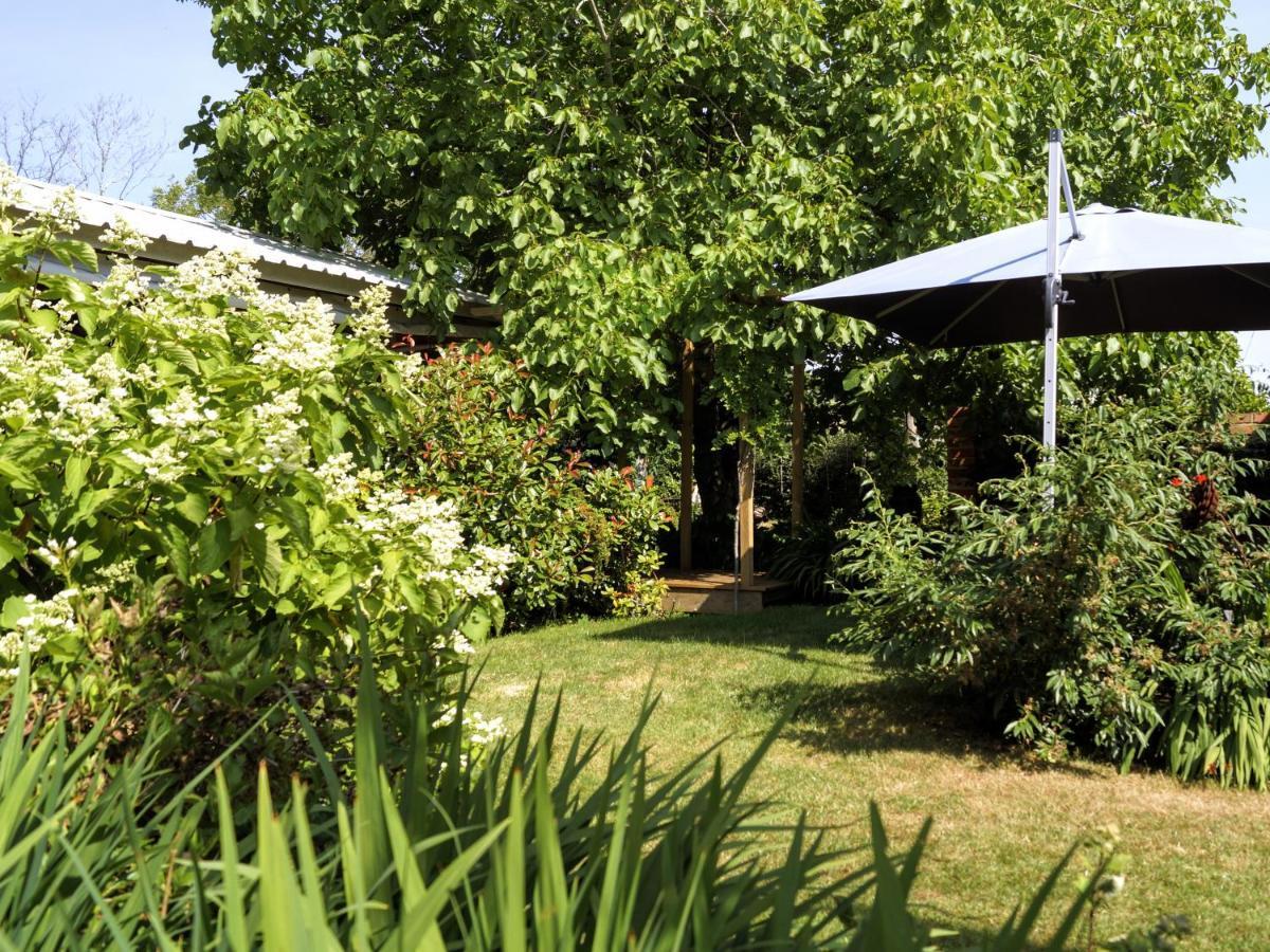 Вилла The Walnut, Meopham - A Private Retreat Rural Location Экстерьер фото