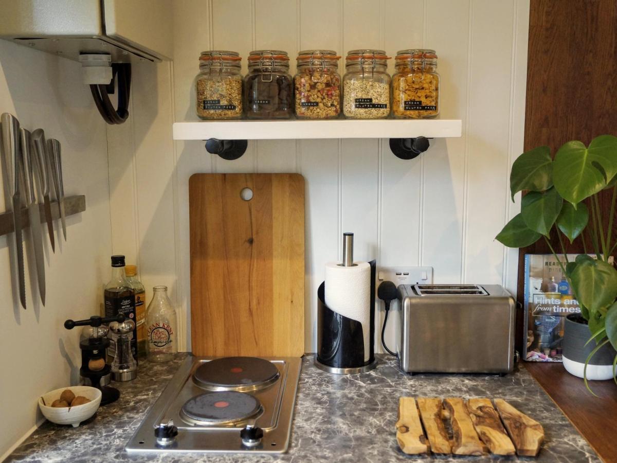 Вилла The Walnut, Meopham - A Private Retreat Rural Location Экстерьер фото